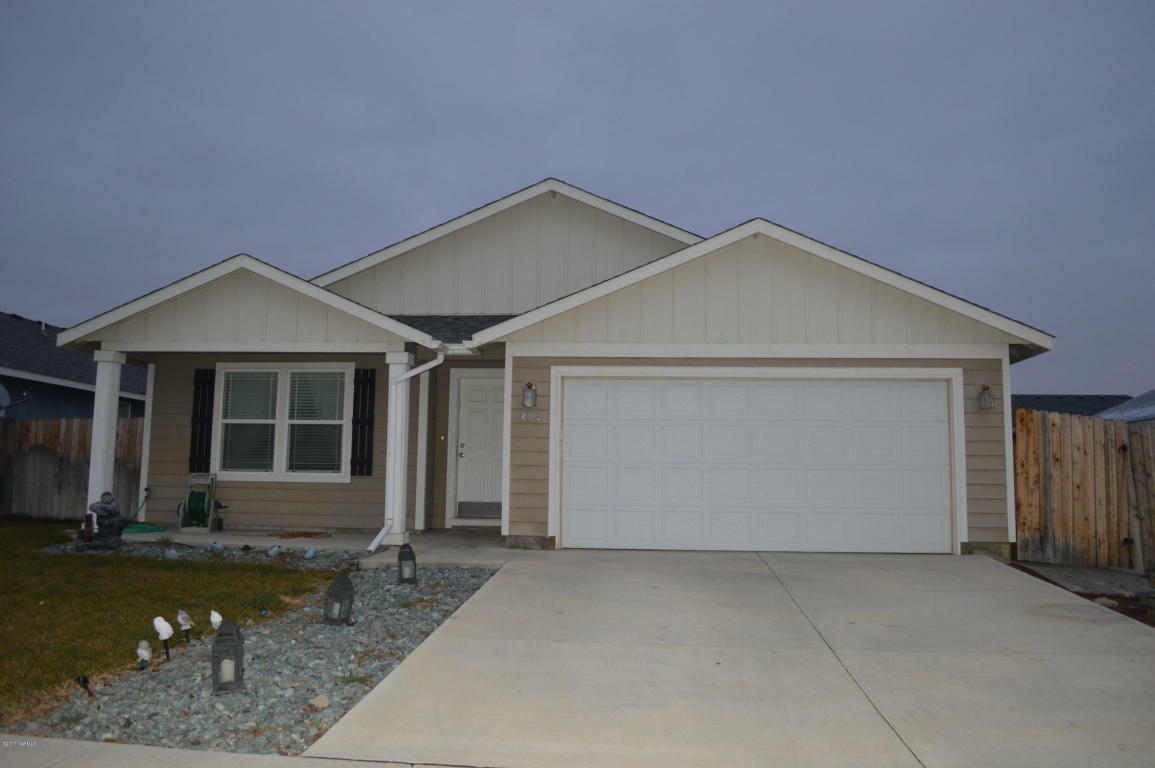 Property Photo: 203 S Sterling St WA 98936