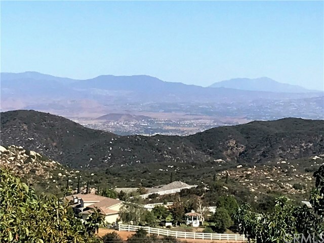 Property Photo: 35230 Avenida La Cresta CA 92562