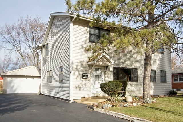 Property Photo:  3004 Grouse Lane  IL 60008 