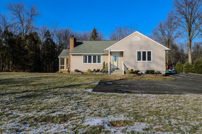 Property Photo:  537 Juniper Ln  NJ 08807 