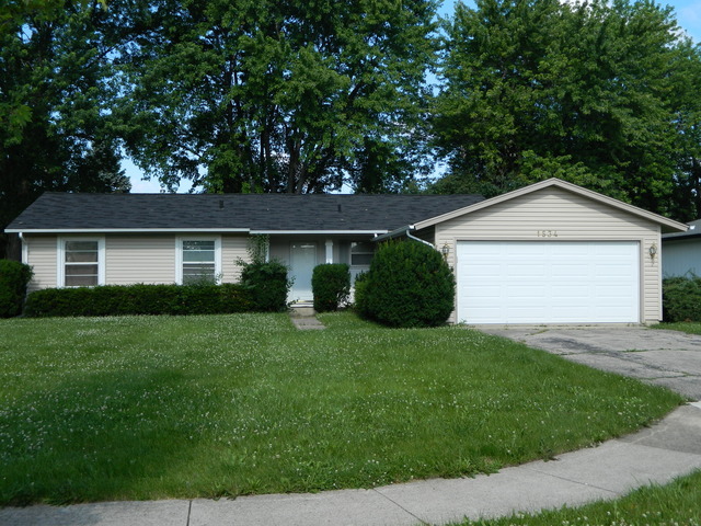 Property Photo:  1534 Collins Circle  IL 60007 