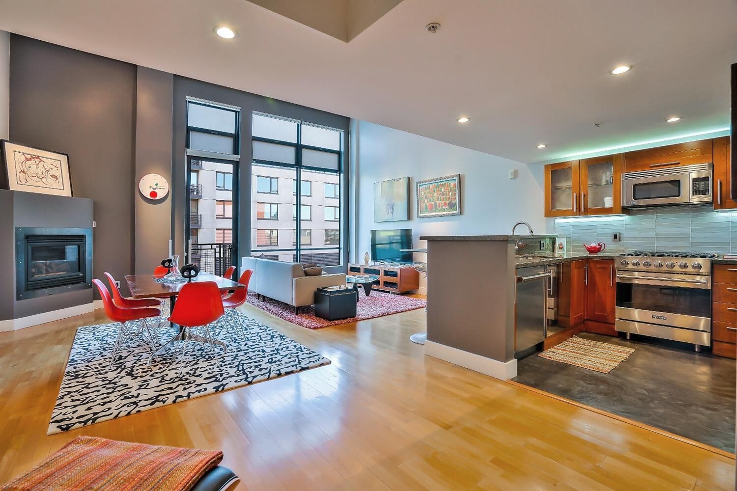 Property Photo: 200 Townsend Street 25 CA 94107