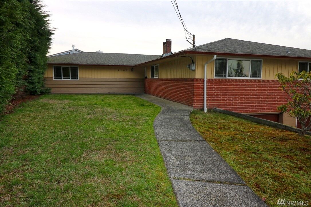 Property Photo: 1102 Bridgeview Dr WA 98406