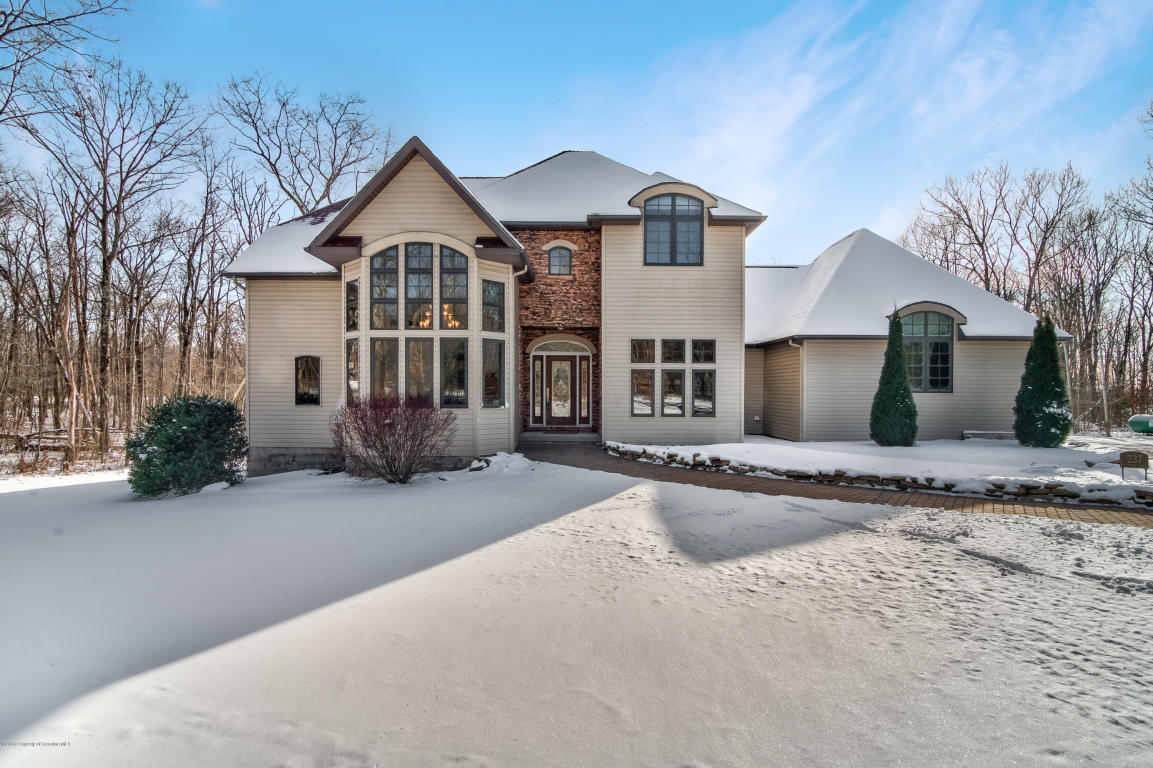 Property Photo:  237 Windsor Way  PA 18444 