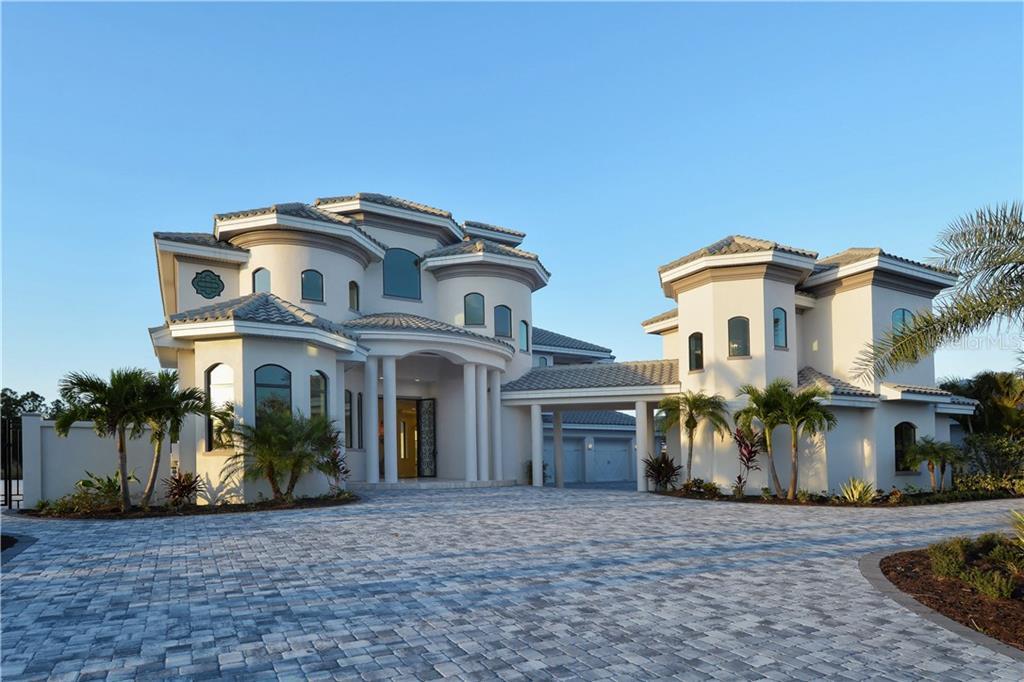 Property Photo: 19307 Ganton Avenue FL 34202