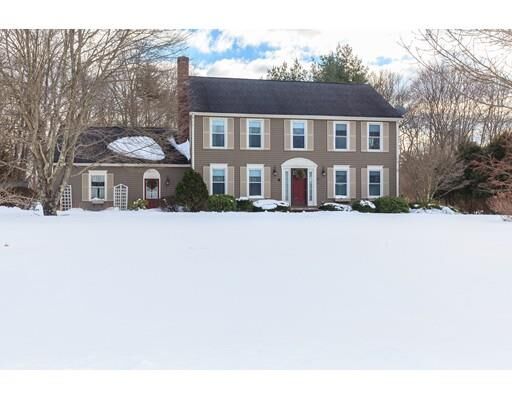 Property Photo: 10 Conrod Ct MA 02048