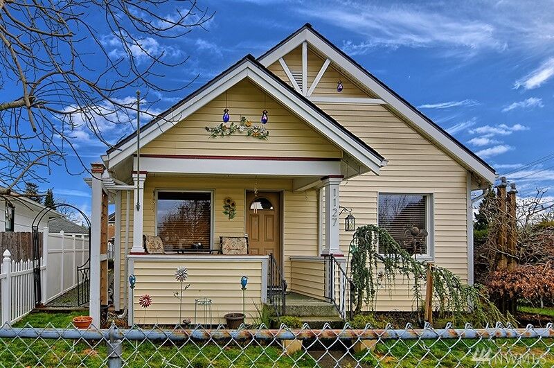 Property Photo:  1127 5th Street  WA 98270 