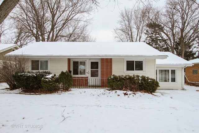 Property Photo:  450 Osage Street  IL 60084 