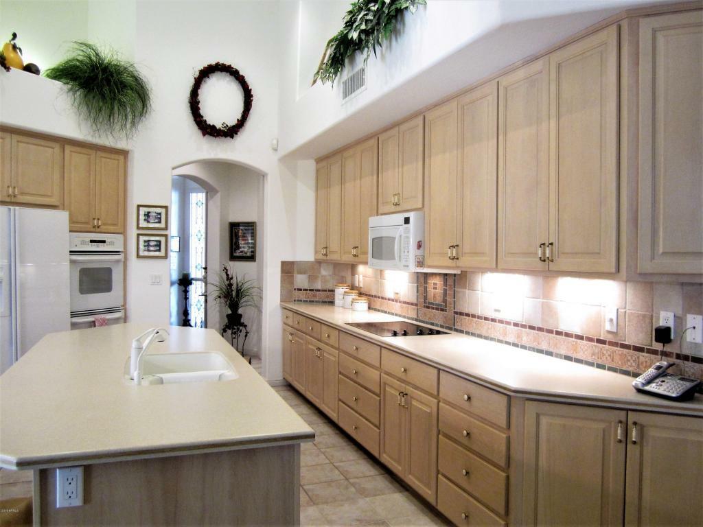 Property Photo: 9167 N 116th Way AZ 85259