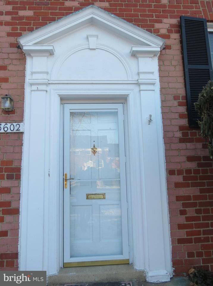 Property Photo:  3602 Greenway Place  VA 22302 