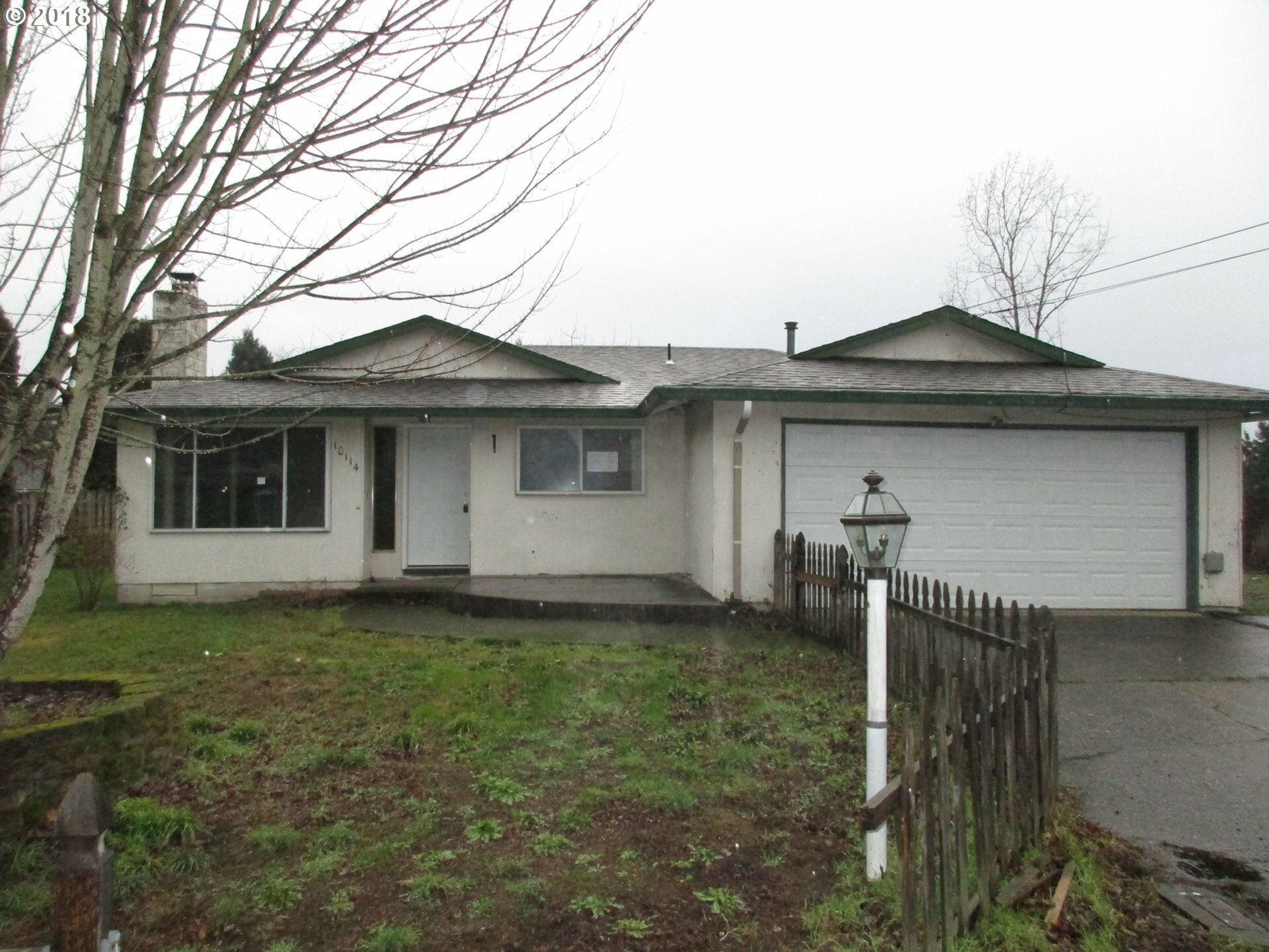 Property Photo:  10114 SE 70th Ave  OR 97222 