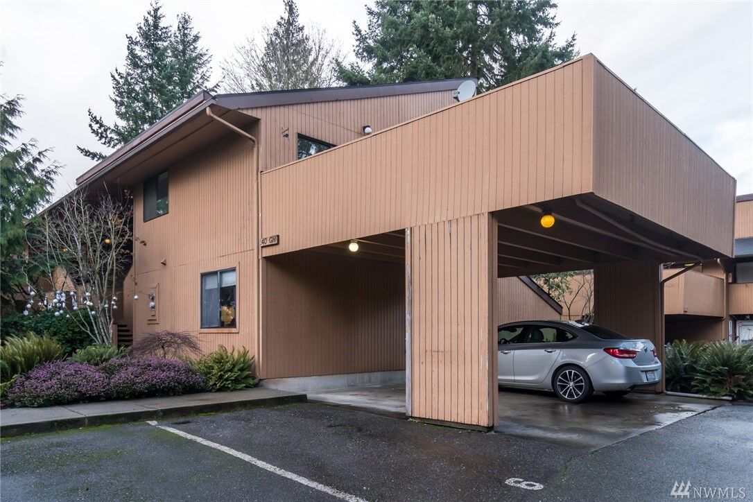 Property Photo: 11201 3rd Ave SE 40H WA 98208