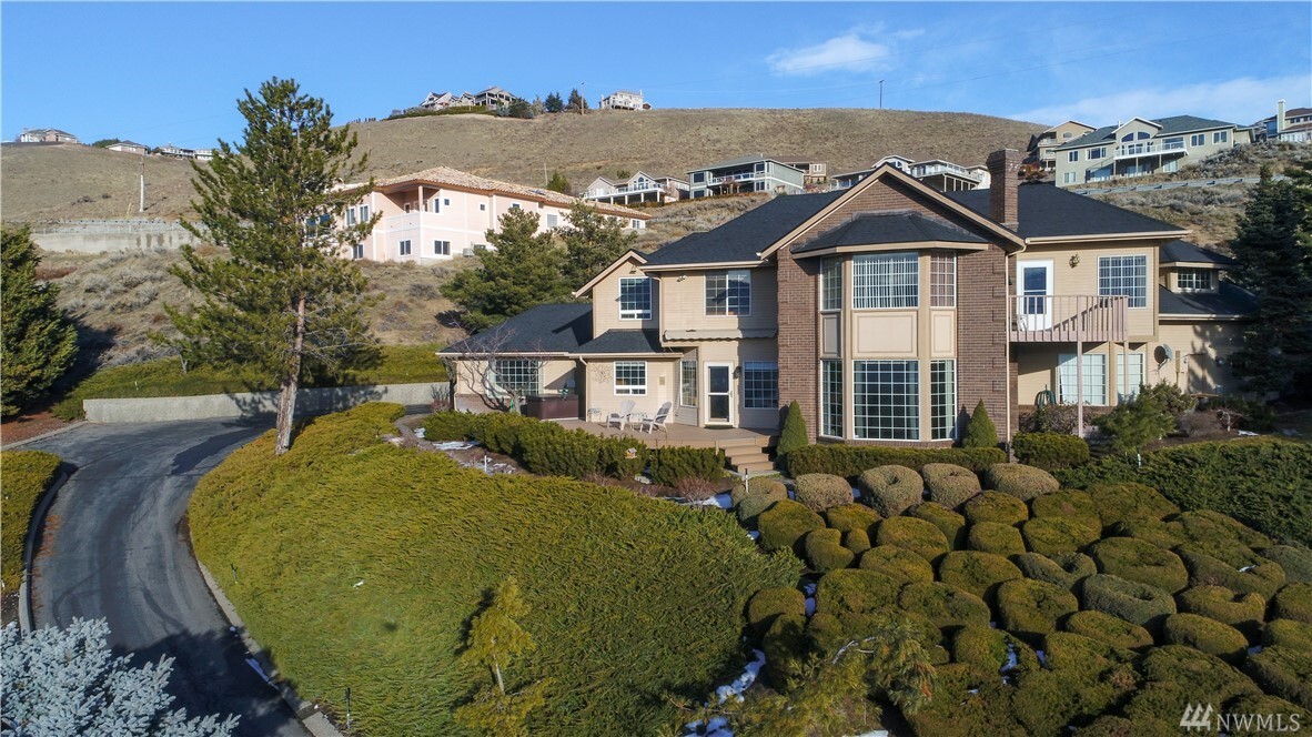 Property Photo:  2125 Valley View Blvd  WA 98802 