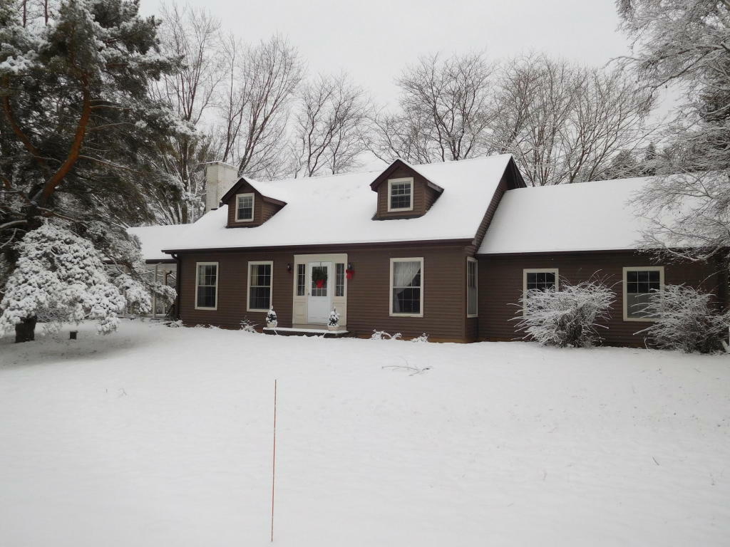 Property Photo:  9929 N Corey Ln  WI 53092 