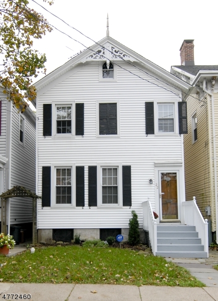 Property Photo:  22 Court St  NJ 08822 