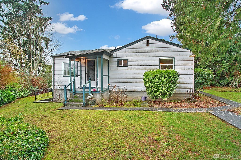 Property Photo: 6437 NE 182nd St WA 98028