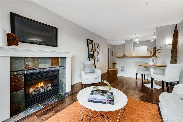 Property Photo:  2901 NE Blakeley St 103  WA 98105 