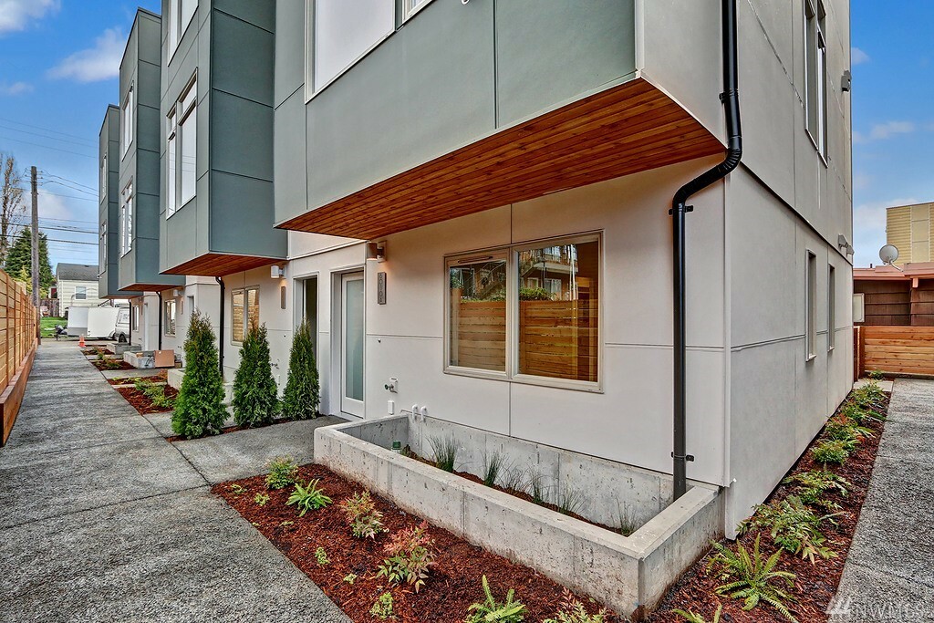 Photo de la propriété: 6010 B California Ave SW WA 98136