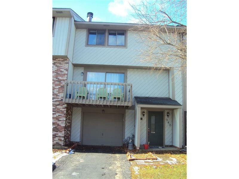 Property Photo:  942 Mill Ct  PA 15017 