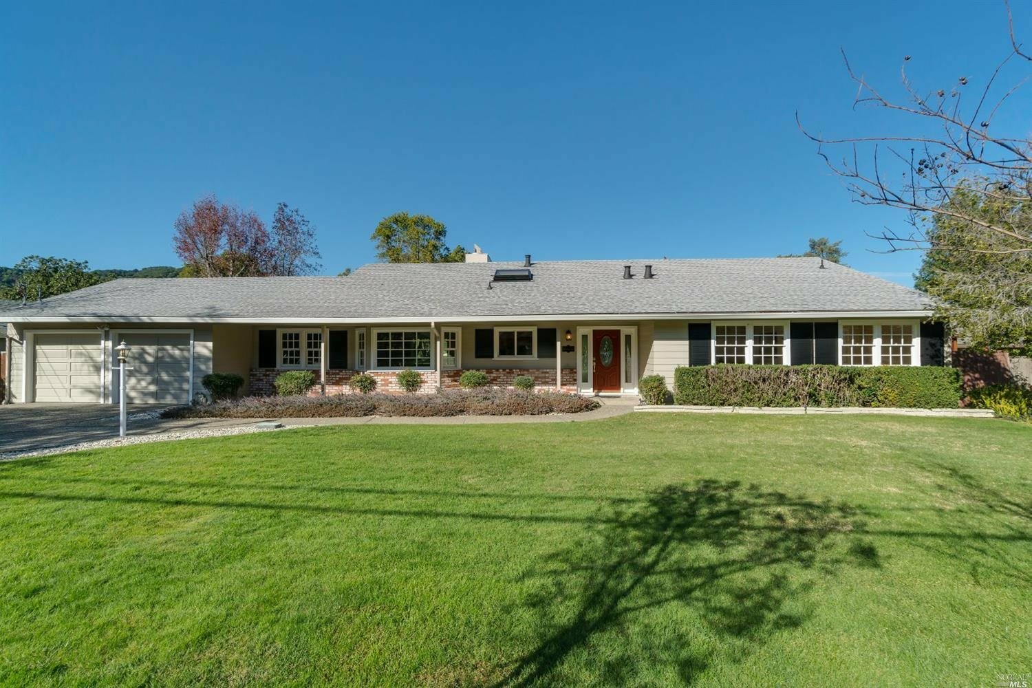 Property Photo:  394 Fairway Drive  CA 94949 