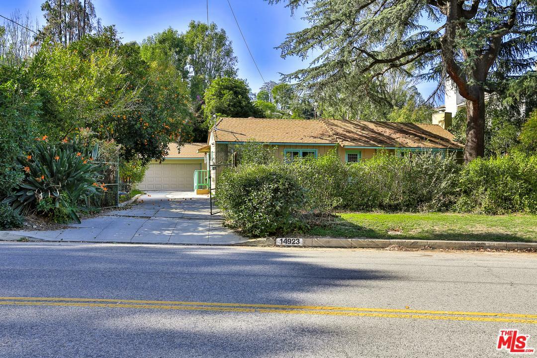 Property Photo:  14923 Valley Vista Blvd  CA 91403 