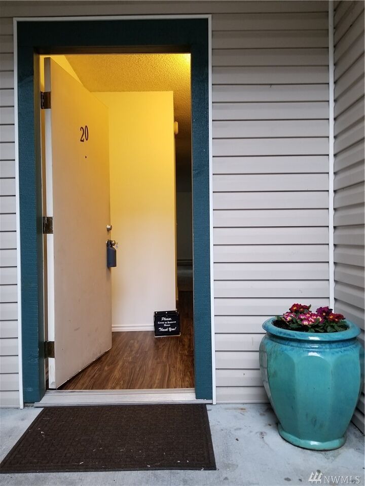 17431 Ambaum Blvd S C-20  Burien WA 98148 photo