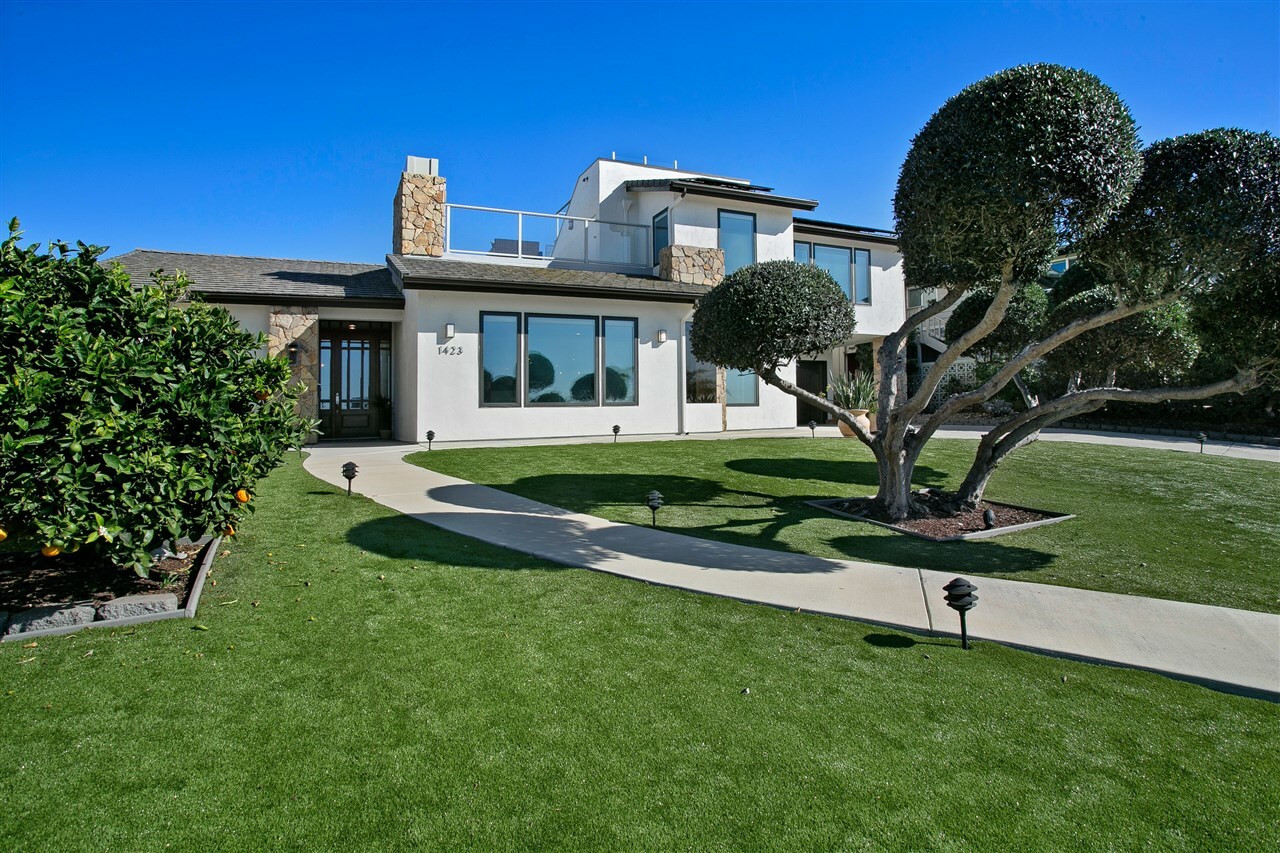 Property Photo: 1423 Alexandria Dr CA 92107