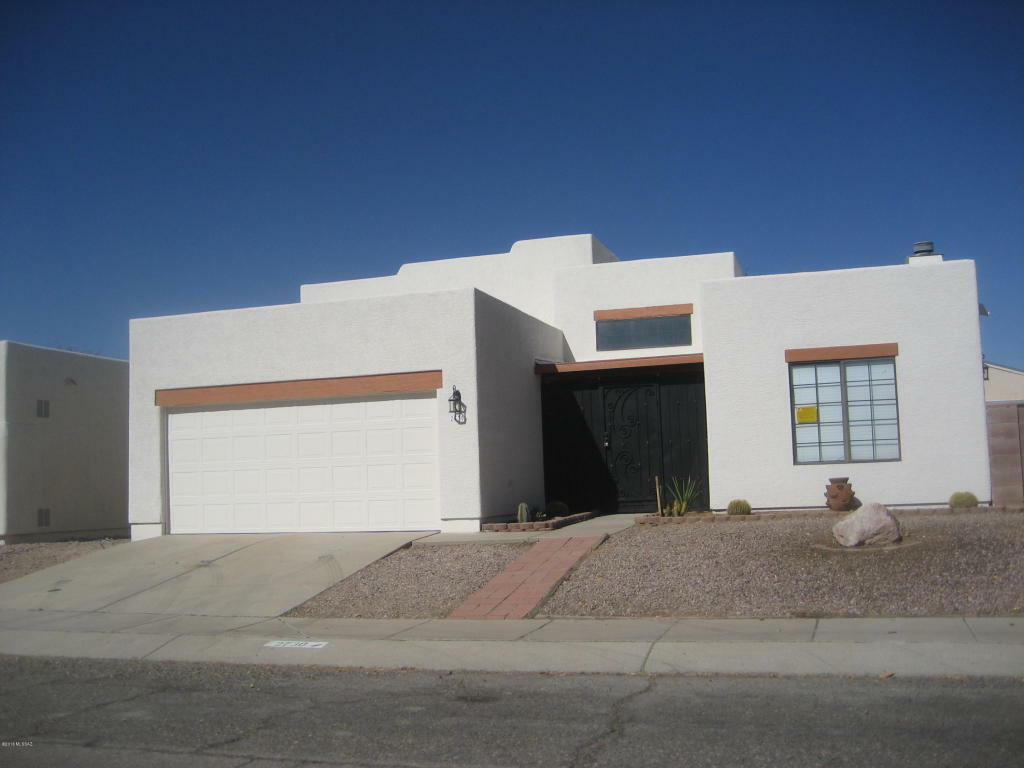 Property Photo: 2730 W Camino Hornos AZ 85742