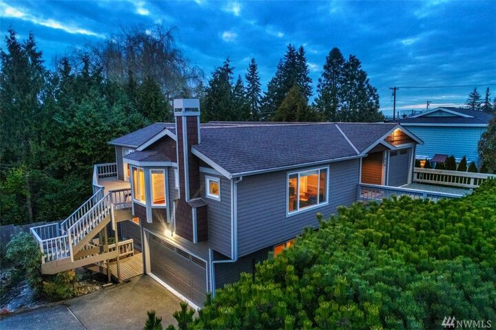 Property Photo: 210 8th Ave S WA 98020