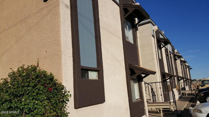 Property Photo: 2330 W Lone Cactus Drive 204 AZ 85027