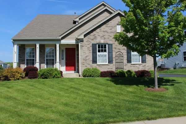Property Photo: 2121 Greenview Drive IL 60098
