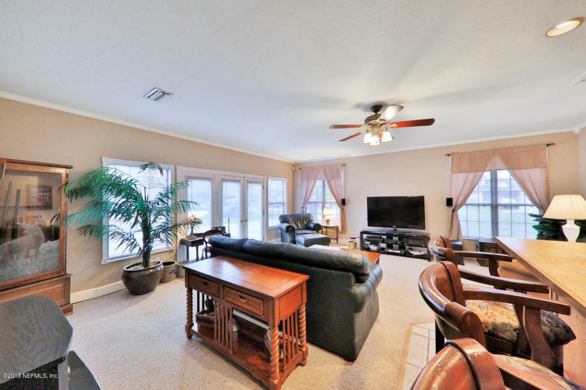 Property Photo: 1001 Hibernia Forest Drive FL 32003