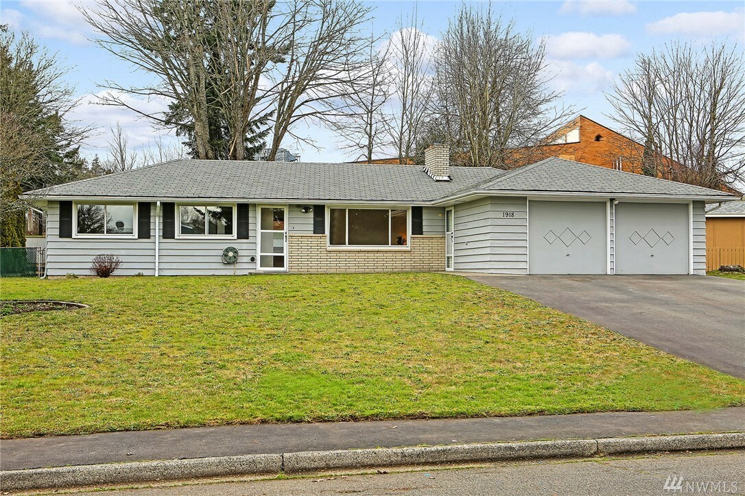 Property Photo:  1918 S 229th St  WA 98198 