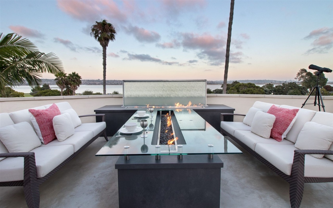 Property Photo: 3566 Crown Point Dr CA 92109