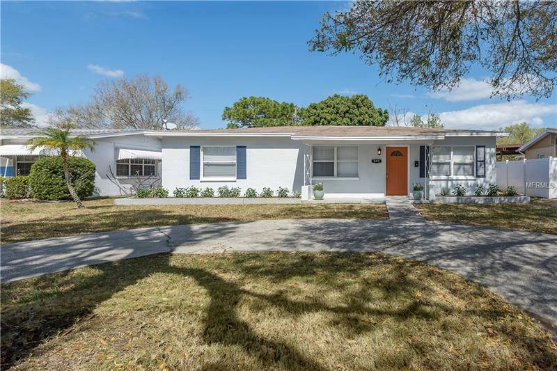 Property Photo:  541 40th Avenue NE  FL 33703 