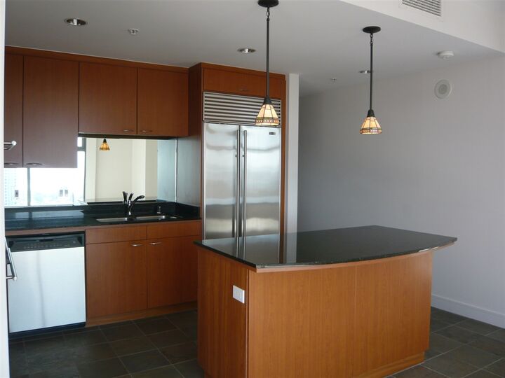 Property Photo:  645 Front Street 1711  CA 92101 