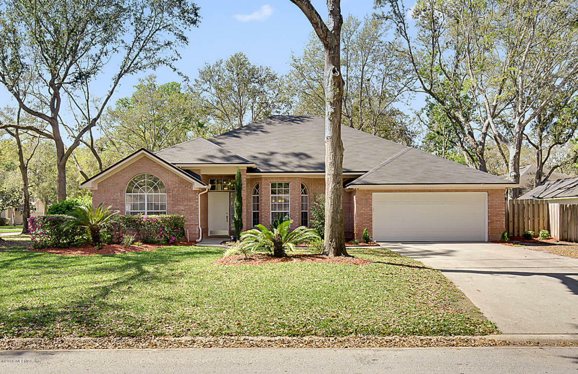 Property Photo: 613 Hummingbird Court FL 32259
