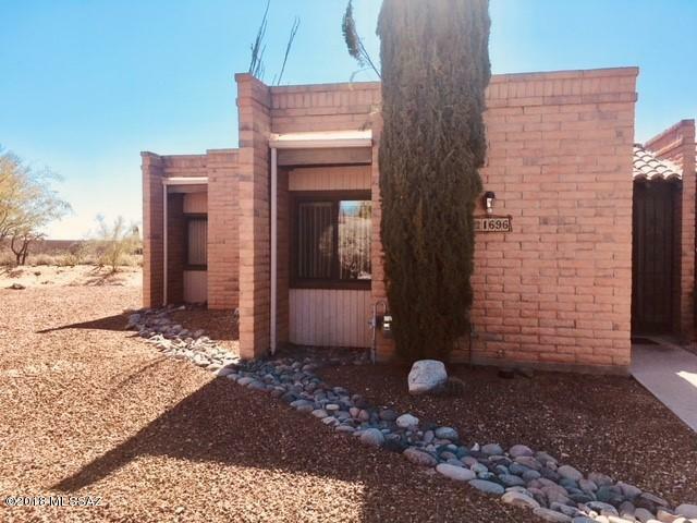 Property Photo:  1696 W Dalehaven Circle  AZ 85704 