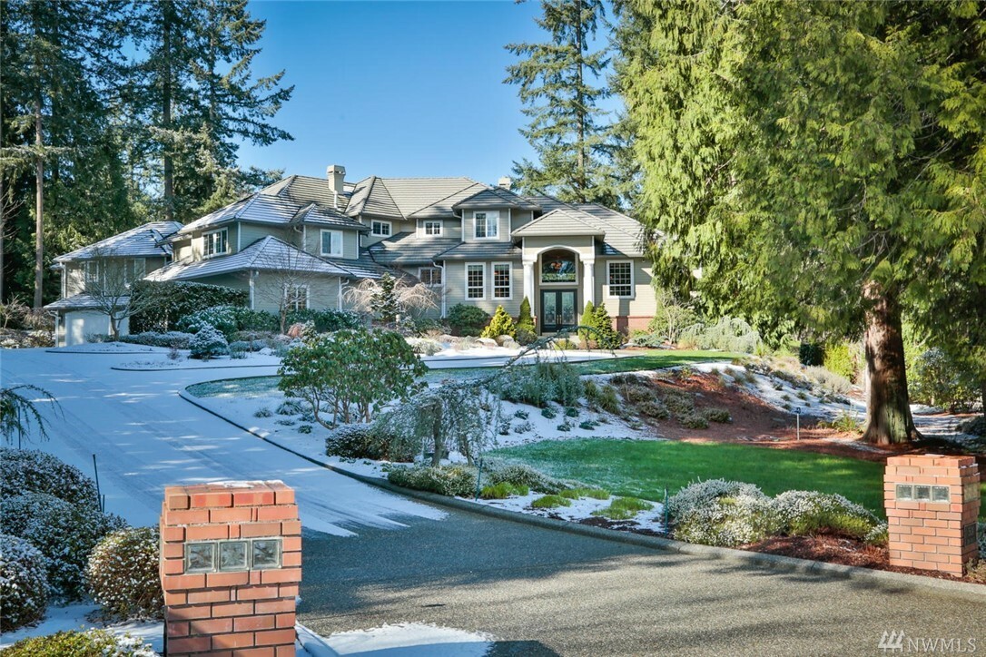 Property Photo: 15624 Fairway Fountains Ct SE WA 98012