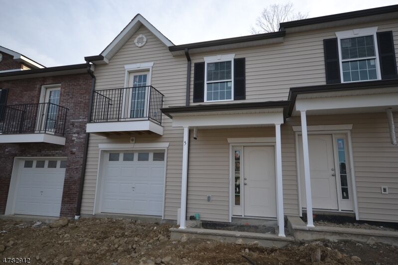 Property Photo:  5 Gregg Ct  NJ 07860 