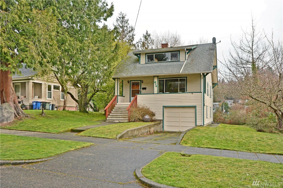 Property Photo:  214 29th Ave E  WA 98112 