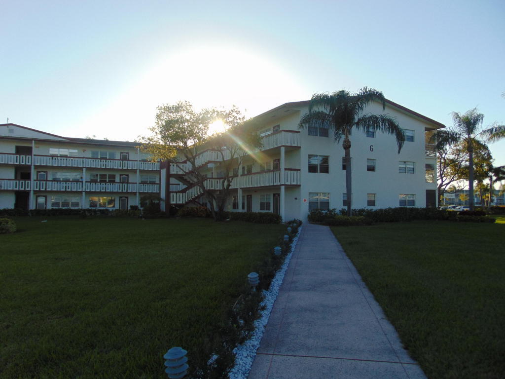 Property Photo:  292 Fanshaw G 292  FL 33434 