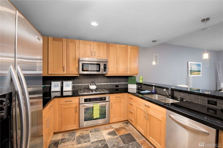 Property Photo:  1515 Dock Street 912  WA 98402 