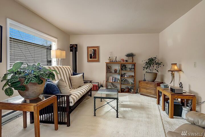 Property Photo:  1345 6th St  WA 98033 