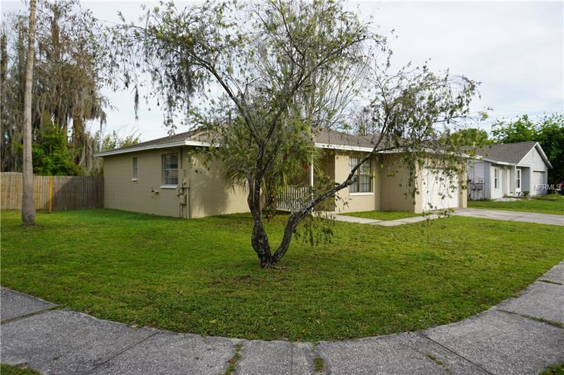 Property Photo:  1400 Eastwood Drive  FL 33549 