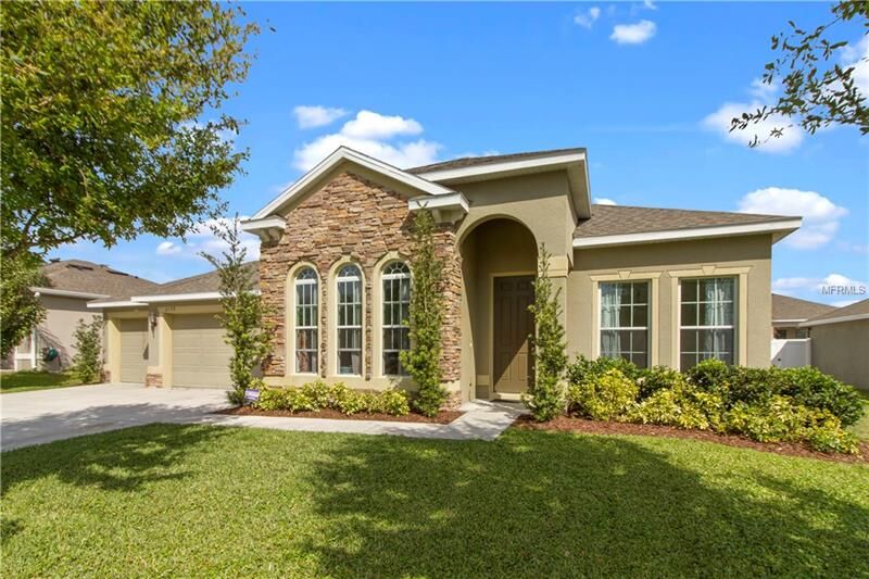 Property Photo: 2179 Black Bird Way FL 32703