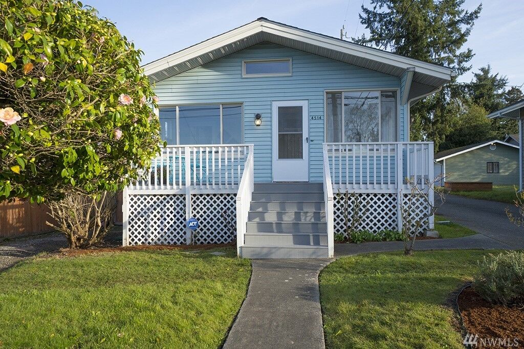 Property Photo:  4514 SW Graham St  WA 98136 