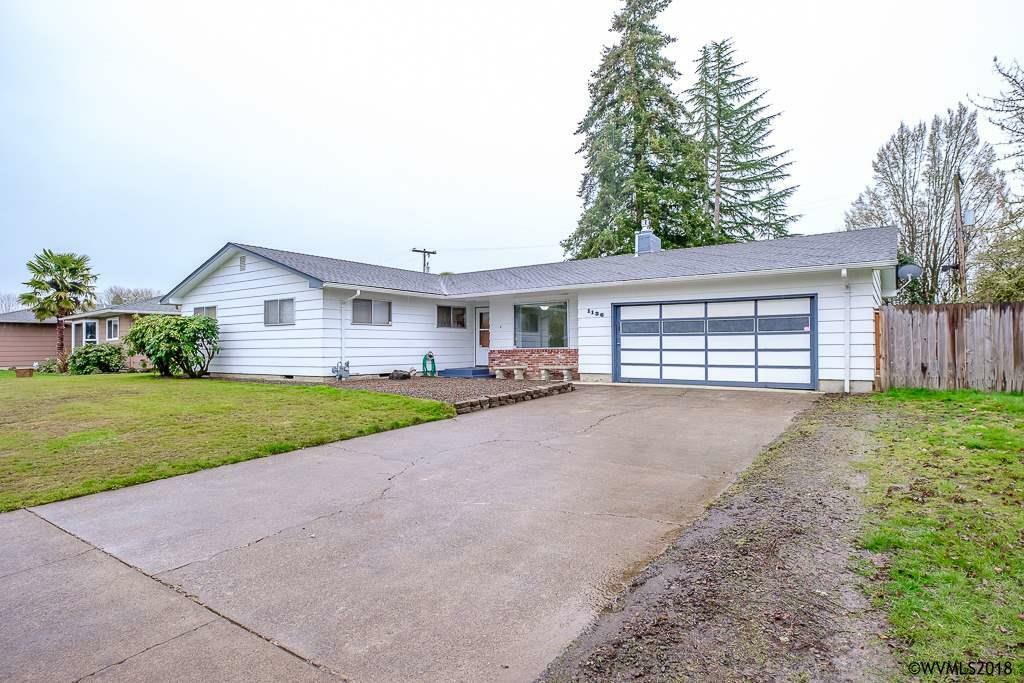 Property Photo:  1136 28th Av  OR 97321-3414 