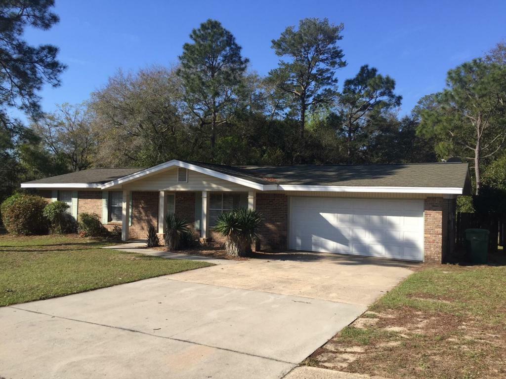 Property Photo:  2422 Roberts Drive  FL 32578 