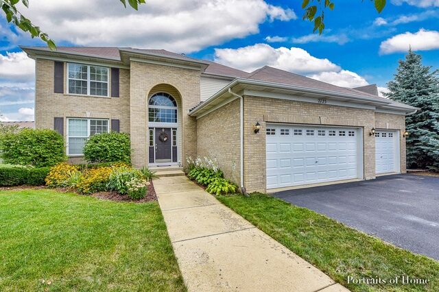 Property Photo: 2723 Cranston Circle IL 60560